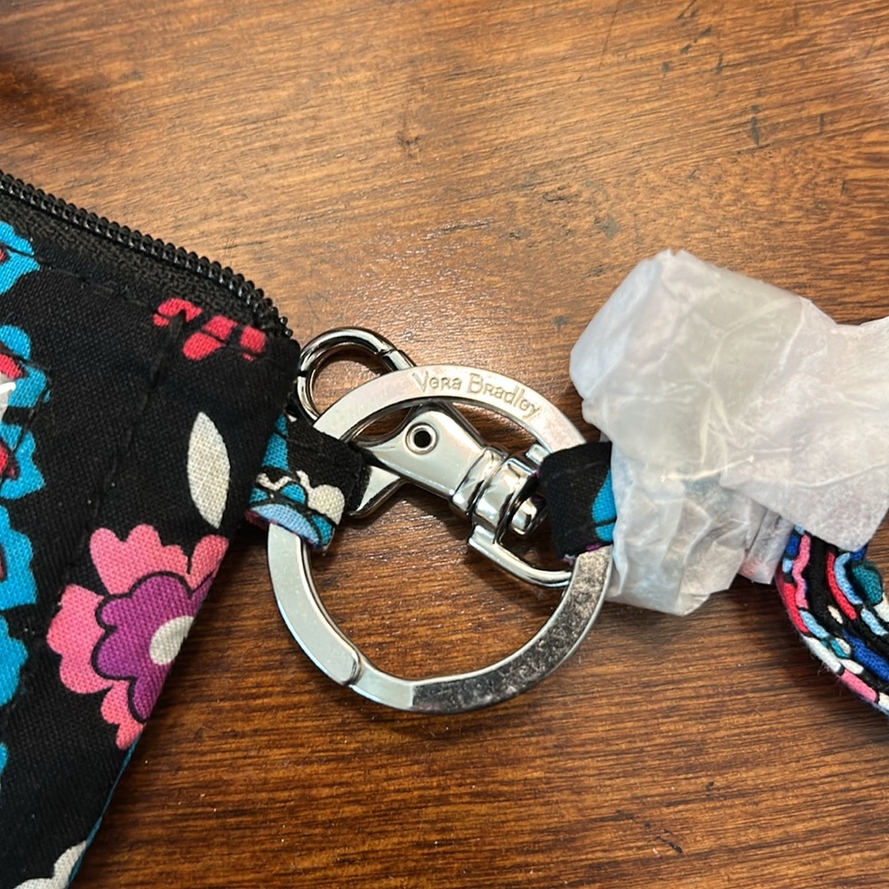 NWT Vera Bradley ID holder/zippered wallet. Dimensions in pics. Includes laynard - Picture 6 of 6
